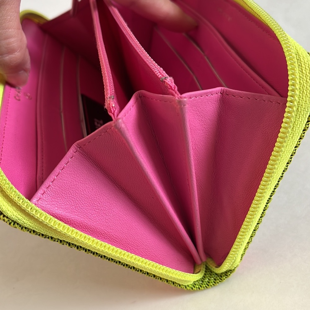Ltd Edt Chanel Boy Fluo Zip Wallet - SS16 collection - Picture 10 of 12